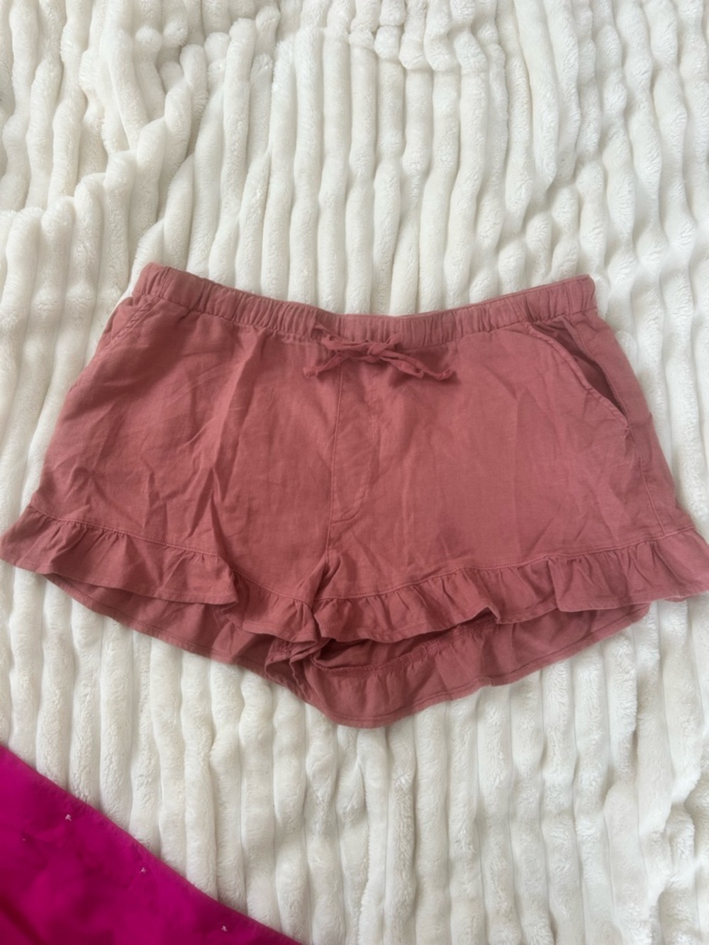 American Eagle Ruffle Hem Drawstring Lounge Shorts - Dusty Rose